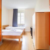 easyHotel Basel City - contactless self check-in，位于巴塞尔Clara的酒店