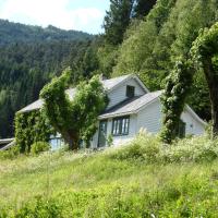 荣荣嘉德农家乐，位于Bolstadøyri的酒店