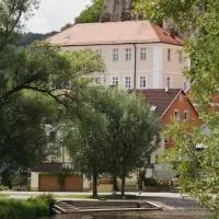 Schloss Raitenbuch，位于卡尔明茨的酒店
