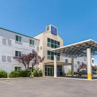 锡达城6号汽车旅馆，位于雪松城雪松城地区机场 - CDC附近的酒店