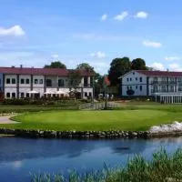 Golfpark Strelasund,位于Süderholz的酒店