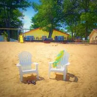 Gold Coast Family Cottages，位于Oscoda的酒店
