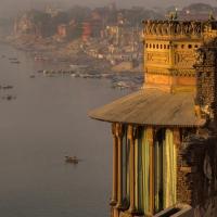 BrijRama Palace, Varanasi - By the Ganges，位于瓦拉纳西的酒店