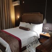 La Signature Guest house，位于弗朗西斯敦Francistown Airport - FRW附近的酒店