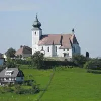 Ferienwohnungen Kössl，位于伊布斯河畔魏德霍芬的酒店