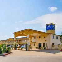 沃勒/大草原景美国最有价值旅馆&套房酒店，位于Waller的酒店