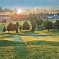 Golf & Resort Hotel Gut Heckenhof im Siegtal zwischen Bonn und Köln,位于艾托弗的酒店