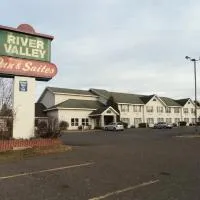 River Valley Inn & Suites，位于Osceola的酒店