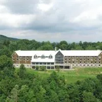 Amicalola Falls State Park and Lodge，位于道森维尔的酒店
