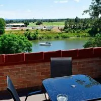 Windsor River View Inn，位于温莎的酒店
