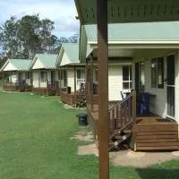 巴拉湖小屋假日公园，位于Downsfield的酒店