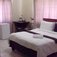 Hardrock Guest House，位于弗朗西斯敦Francistown Airport - FRW附近的酒店