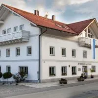 Hotel Wirtshaus am Schloss,位于Aicha vorm Wald的酒店