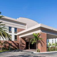 戴斯酒店及套房- 靠近捷蓝公园，位于迈尔斯堡西南佛罗里达国际机场 - RSW附近的酒店