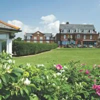 Old Hunstanton Le Strange Arms Hotel，位于亨斯坦顿的酒店