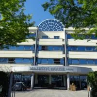 Ferretti MajesticHouse，位于卡斯泰内多洛的酒店