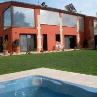 Los Chicos de Lastanosa Hotel y Restaurante，位于Lastanosa的酒店