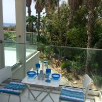 Modern Seaview Beach Studio Limassol，位于利马索尔 Agios Tychonas的酒店