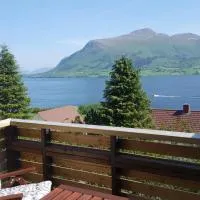 Holiday Home Kvernesfjorden，位于Averoy的酒店