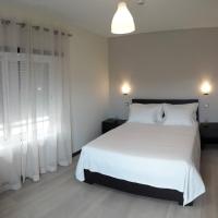 Pousada Tires Guest House，位于圣多明戈德拉纳Cascais Municipal Airport - CAT附近的酒店