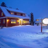 Old Iron Inn Bed and Breakfast，位于CaribouNorthern Maine Regional at Presque Isle - PQI附近的酒店
