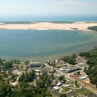 Silver Sands Hotel & Resort，位于米尔斯的酒店