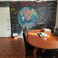 Hamtramck Hostel，位于底特律科尔曼杨国际机场 - DET附近的酒店