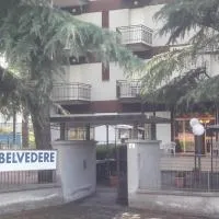 Hotel Belvedere，位于卡斯特罗卡罗泰尔梅的酒店