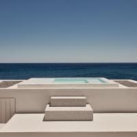 Istoria, a Member of Design Hotels，位于佩里沃罗Perivolos Beach的酒店