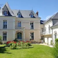 拉罗塞莱住宿加早餐旅馆,位于Neuville-de-Poitou的酒店