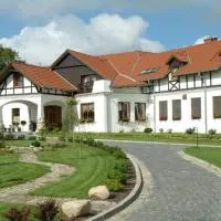 Hotel Dworek nad Regą,位于Trzebiatów nad Regą的酒店