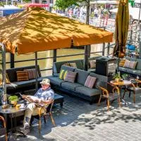 Boutique Hotel Catshuis，位于吕伐登的酒店