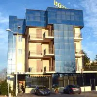 Hotel SABO'，位于马焦雷堡的酒店