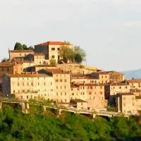 Locanda il Cacciatore，位于Pari的酒店
