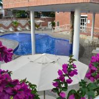 Hotel Villa Playa Grande，位于帕拉亚格兰德西蒙·玻利瓦尔国际机场 - CCS附近的酒店