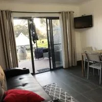 Coonawarra Ensuite Unit B，位于库纳瓦拉的酒店