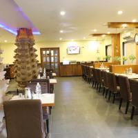 Hotel Sai Shubham，位于舍地Shirdi Airport - SAG附近的酒店