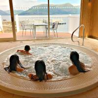 Holly Tree Hotel, Swimming Pool & Hot Tub，位于格伦科的酒店