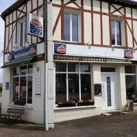 Hotel De La Gare,位于Sainte-Gauburge-Sainte-Colombe的酒店