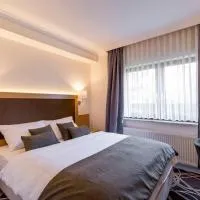 Hotel Lang，位于Breidenbach的酒店
