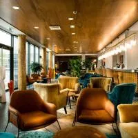 KOPSTER Hotel Lyon Groupama Stadium，位于德希内斯·尚皮埃的酒店