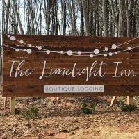 The Limelight Inn，位于达洛尼加的酒店