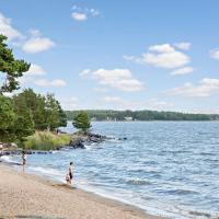 First Camp Skutberget-Karlstad，位于卡尔斯塔德Karlstad Airport - KSD附近的酒店