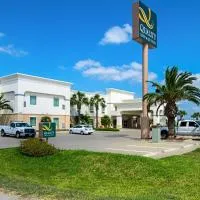 Quality Inn & Suites Robstown，位于罗布斯敦的酒店
