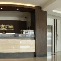 托普繁星酒店，位于甲万那端的酒店