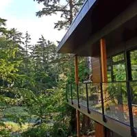 Storm Cove Suites,位于尤克卢利特的酒店