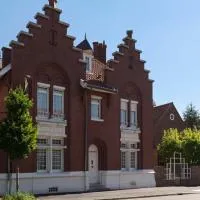 LOGIS - Belle Hôtel, Lille-Ouest，位于拜约勒的酒店