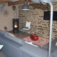 Gîte de L'Hotel Mahey,位于Champrépus的酒店