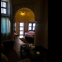 Dwivedi Hotels Palace On Steps，位于瓦拉纳西Ghats of Varanasi的酒店