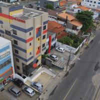 Hotel Piramide Pituba - Av Paulo VI，位于萨尔瓦多Pituba的酒店